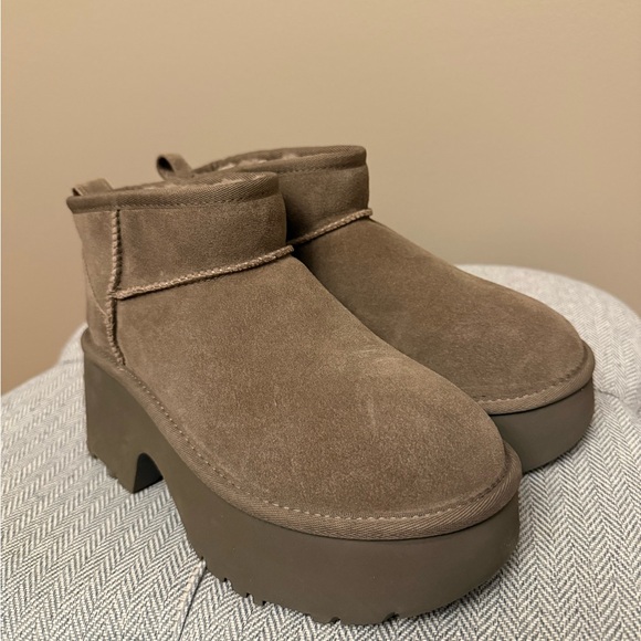 UGG Classic Ultra Mini New Heights platform boots - NEW - Picture 3 of 11